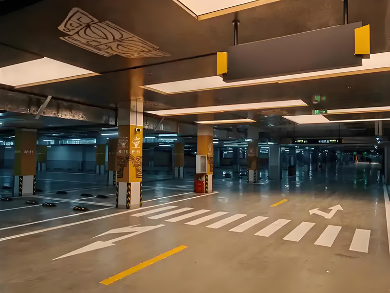 麗筠酒店大興機(jī)場(chǎng)航站樓店地下停車(chē)場(chǎng)30元停一天