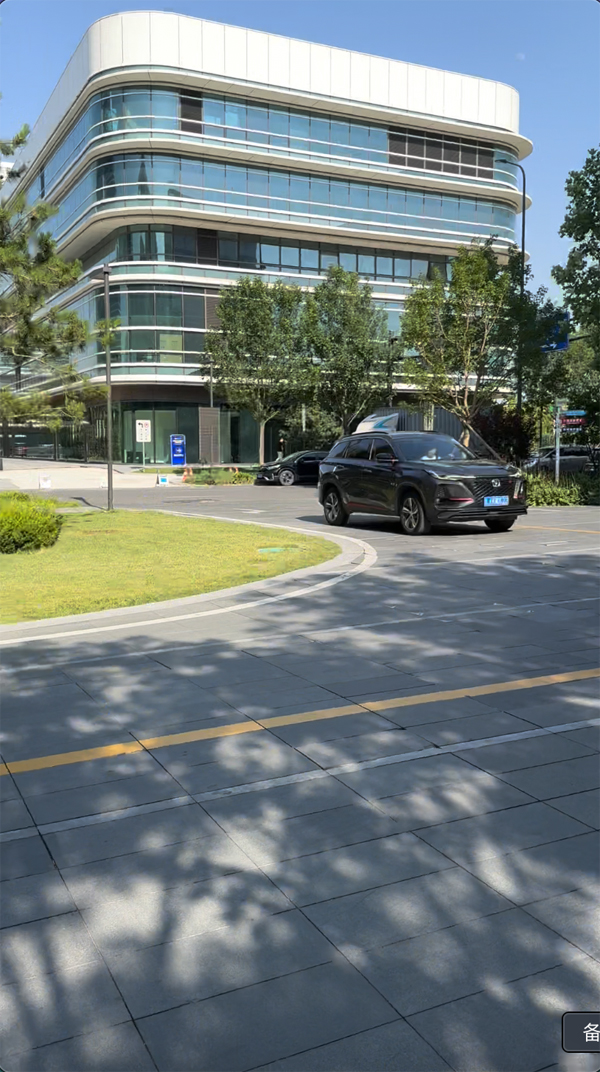 10分鐘一班免費(fèi)擺渡，文鋒停車讓旅程輕松啟程